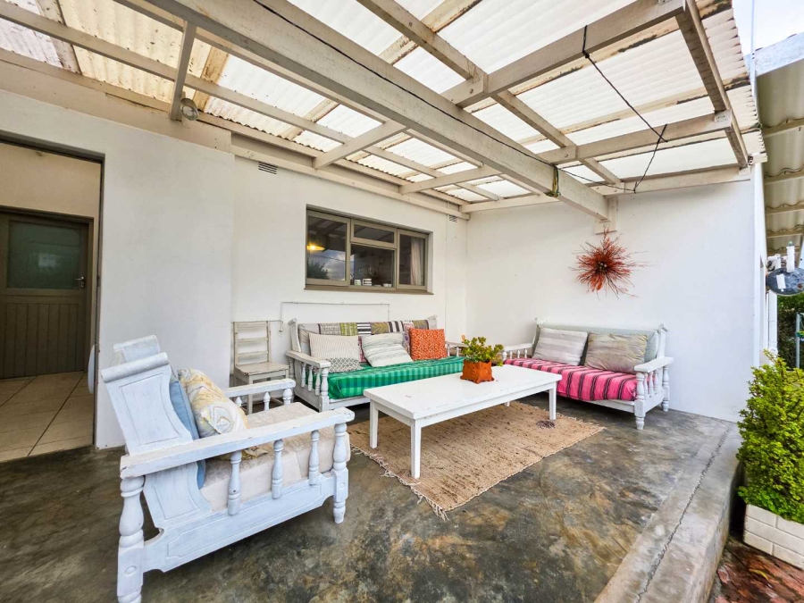 5 Bedroom Property for Sale in Stilbaai Wes Western Cape
